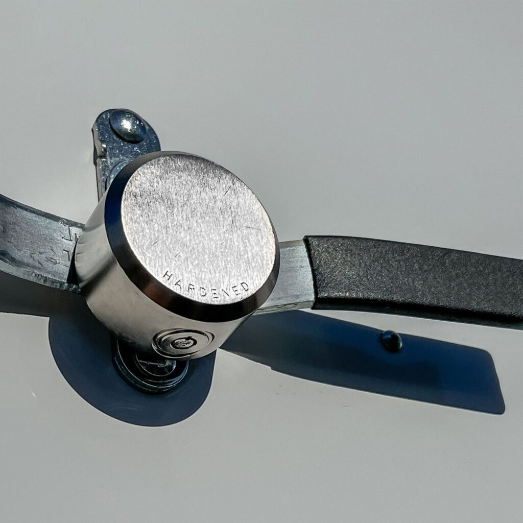 Puck Lock H To O Supply