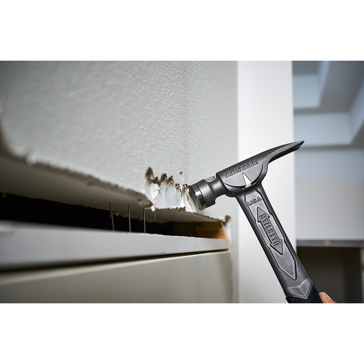 Stiletto TRMB 10oz TRIMBONE™ Smooth/Curved Titanium